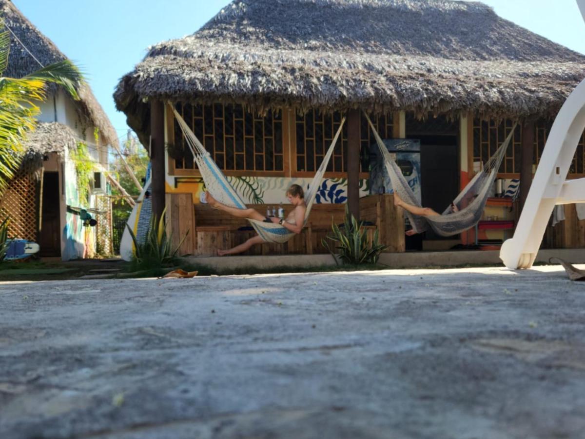 Green Belly Surf Hostel El Paredon Buena Vista Екстер'єр фото