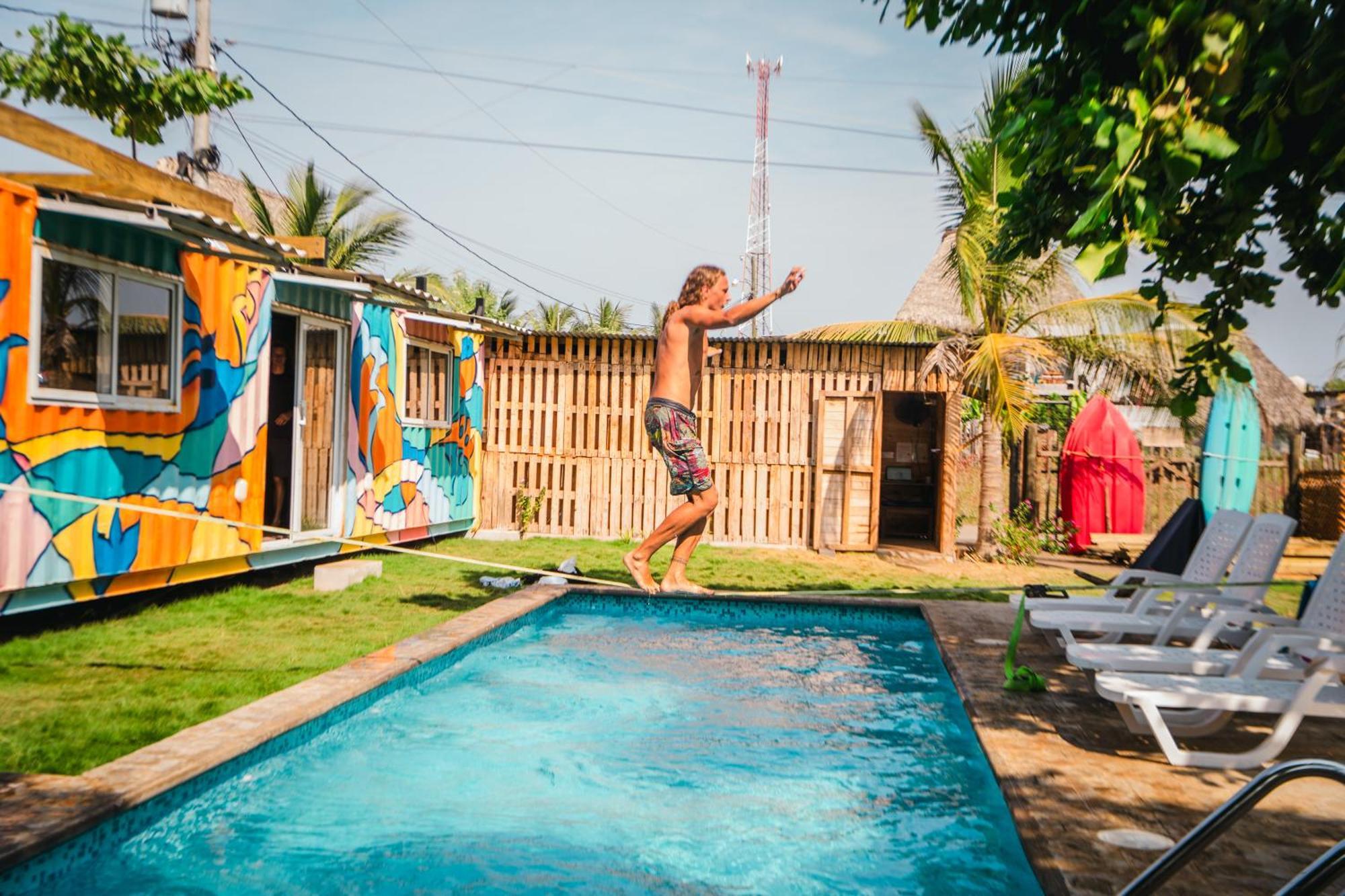 Green Belly Surf Hostel El Paredon Buena Vista Екстер'єр фото